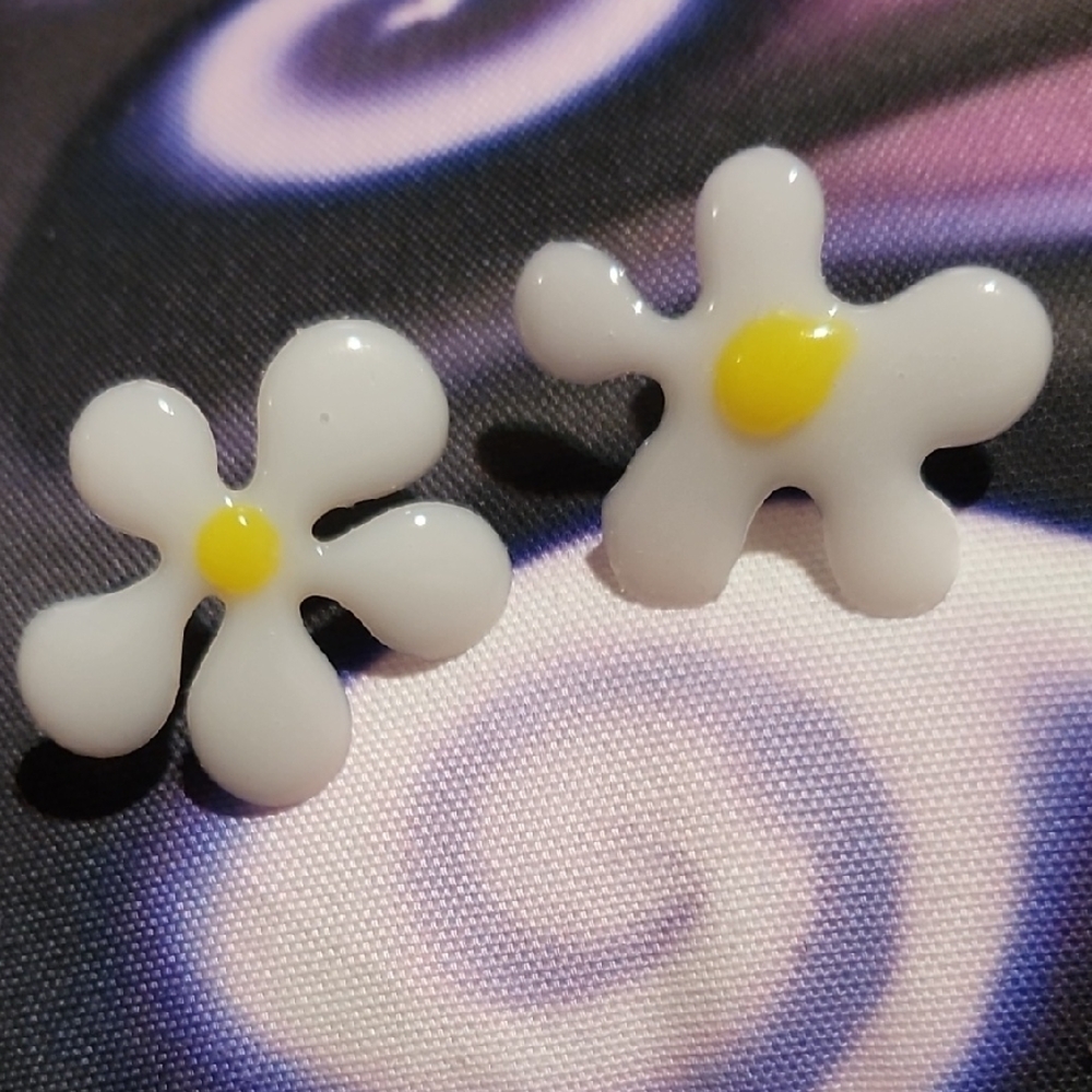 Sunny Side Up Daisy Flower Abstract Earrings.